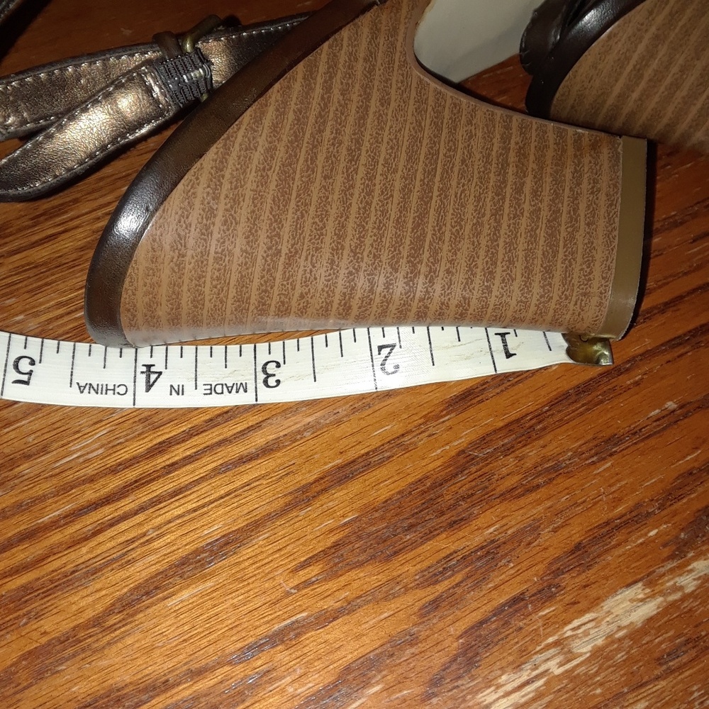 CUTE HEELS - Picture 7 of 8